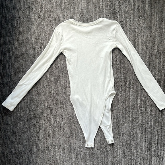 Zara White Longsleeve Bodysuit - Picture 2 of 2